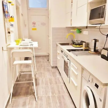 Brightside Apartment *