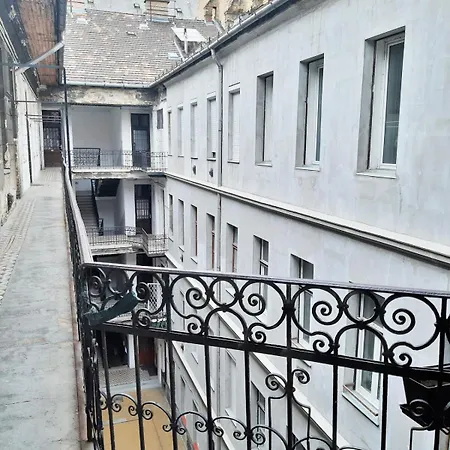 Brightside With 2 Bedrooms, For 6 People Apartament